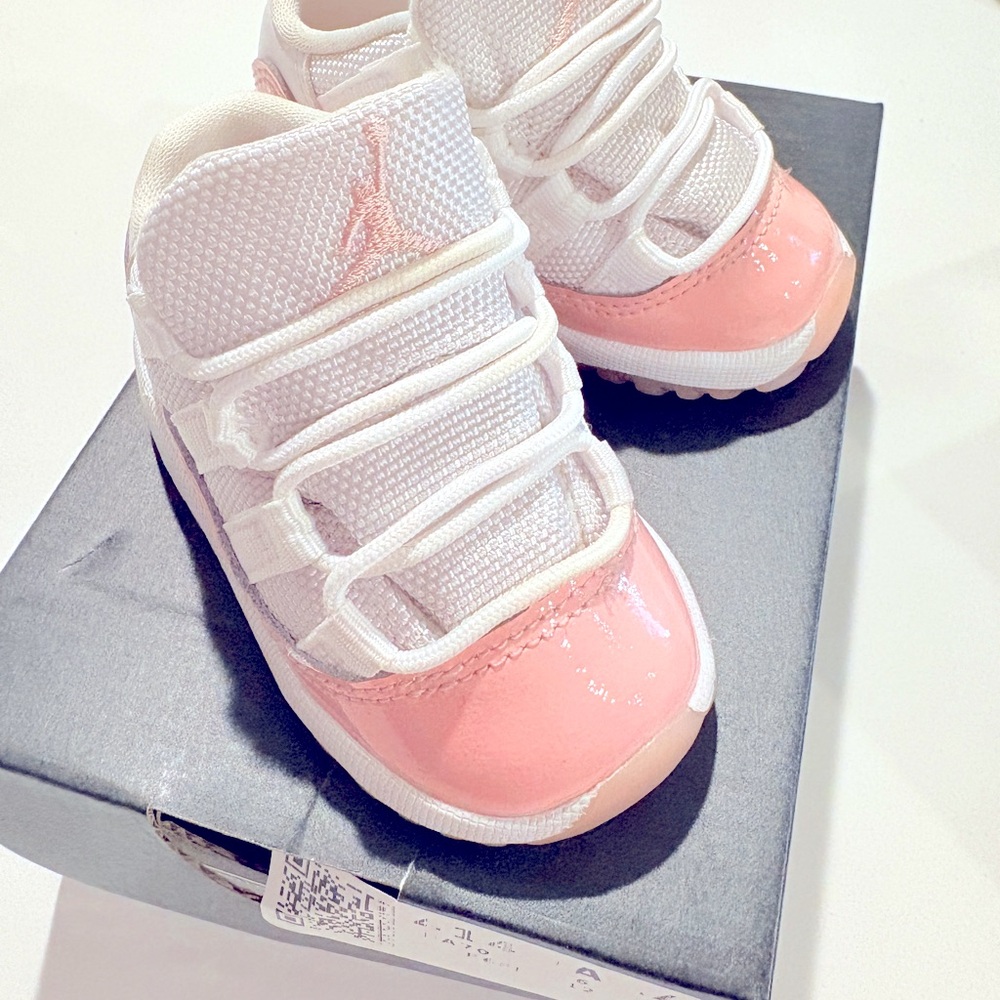 White & pink Legends - Jordan 11 Toddler 4C